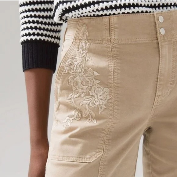 White House Black Market Mid-Rise Pret-a-Pedi Crop Embroidered Pants 6 - Picture 4 of 15